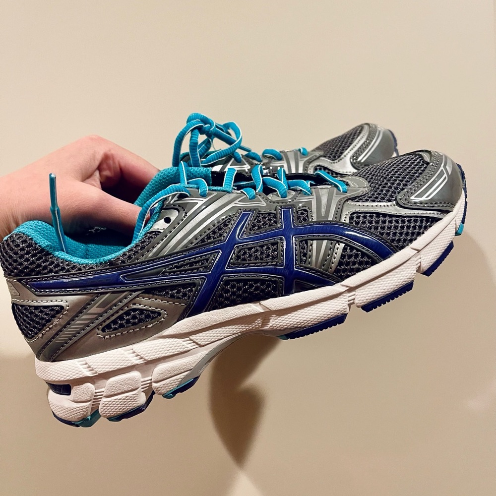 ASICS 💙 GT 1000 Athletic Sneakers Girls US 7 Running Shoes Gray Purple C303N